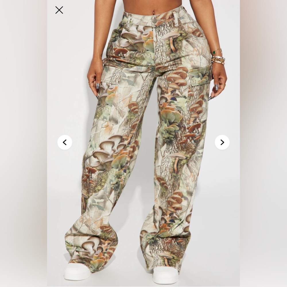 Fashion nova Weekend Trip CA Camouflage Cargo Pants sz 7